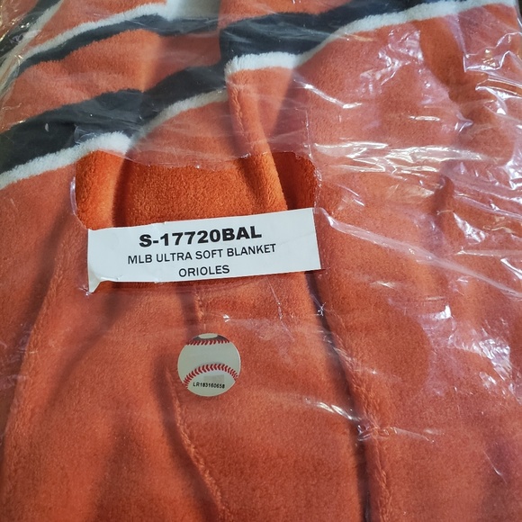 Baltimore Orioles Throw - Picture 5 of 5